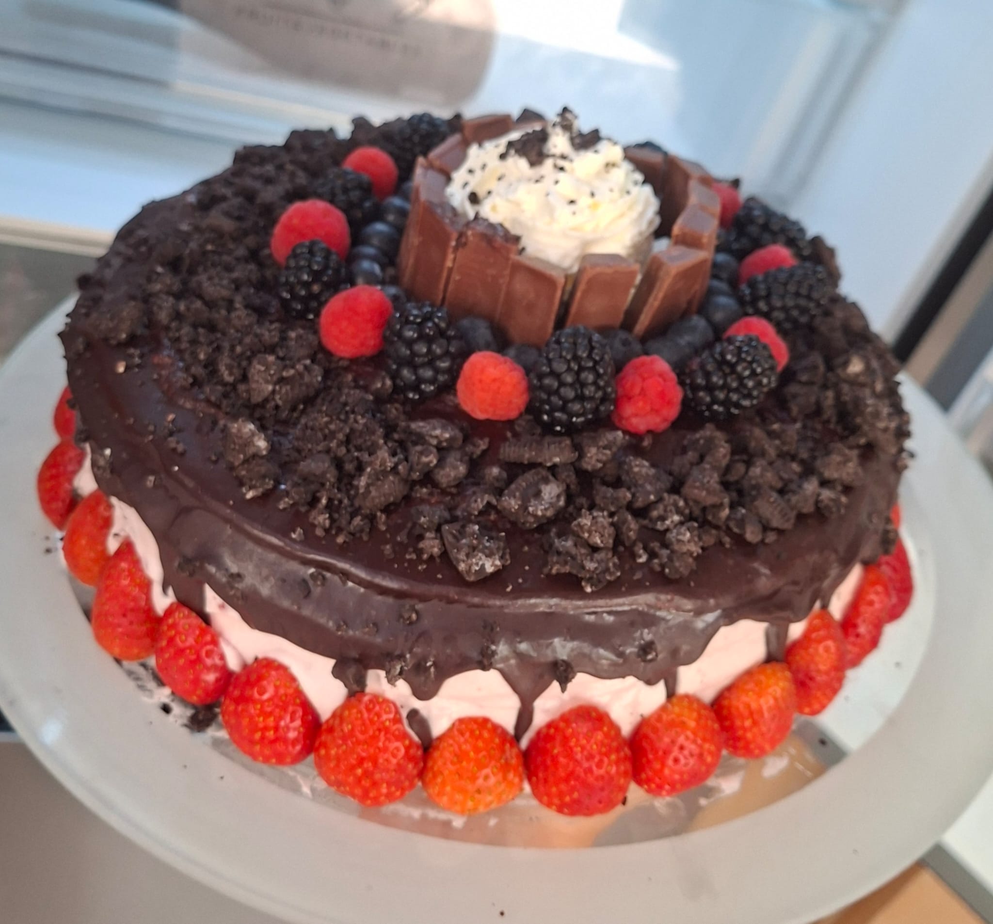 Chocolate berry cake